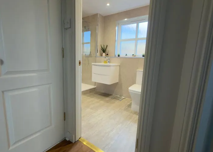 Apartment Fettes - Homely 2bd In Quiet Development Edinburgh