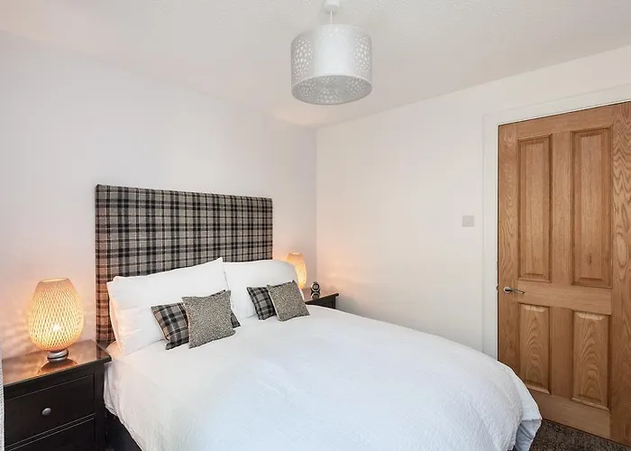 Gilmour's Entry Apartment *