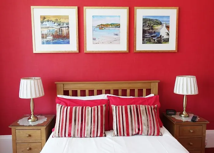 Gladstone House 4*