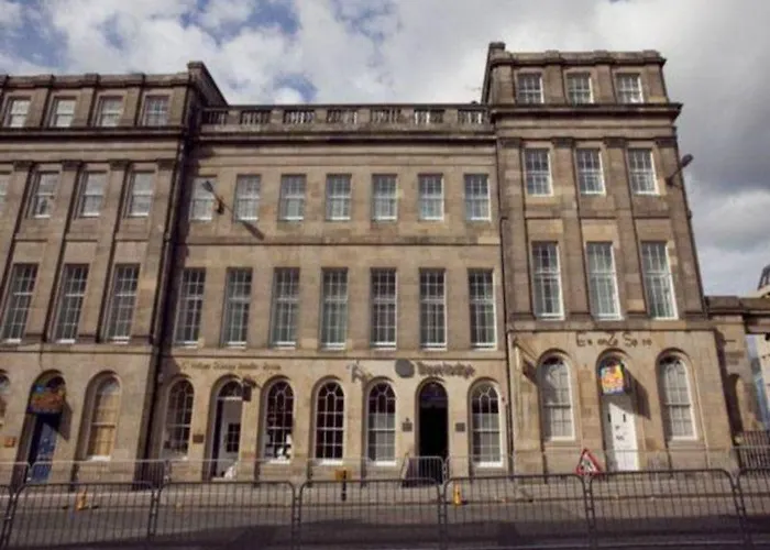 Hotel Travelodge Waterloo Place 3*