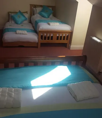 Penthouse Sleeps 11 Апартаменты *