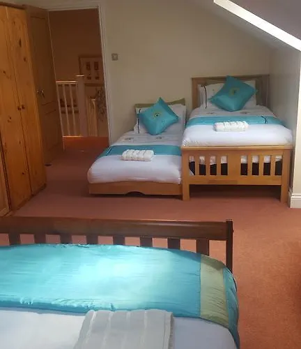 Penthouse Sleeps 11 * Эдинбург