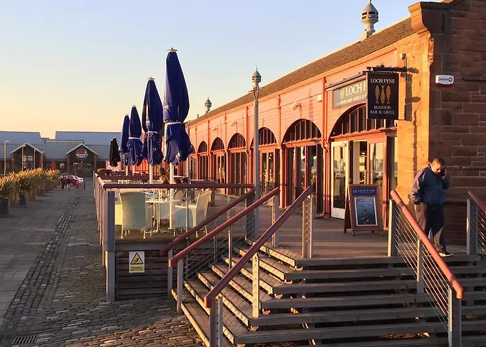 Western Harbour Апартаменты