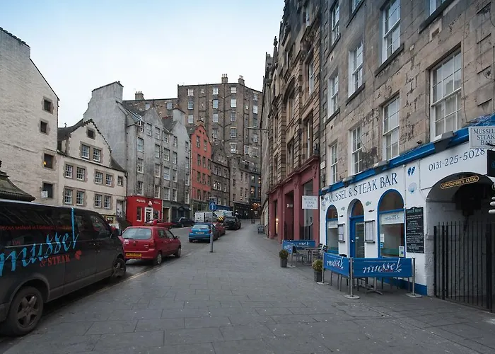 Edmonstone Old Town Edinburgh
