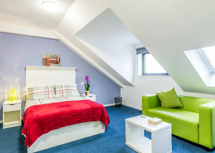Destiny Student - Shrubhill Apartman *