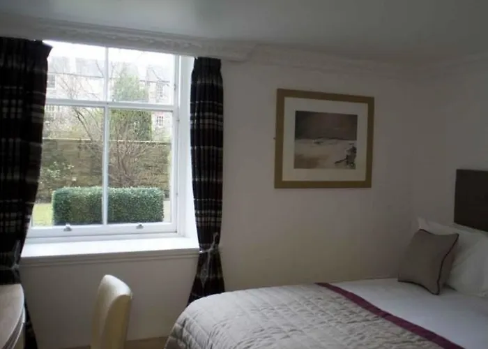 Fountain Court - Royal Garden 4* Edinburg
