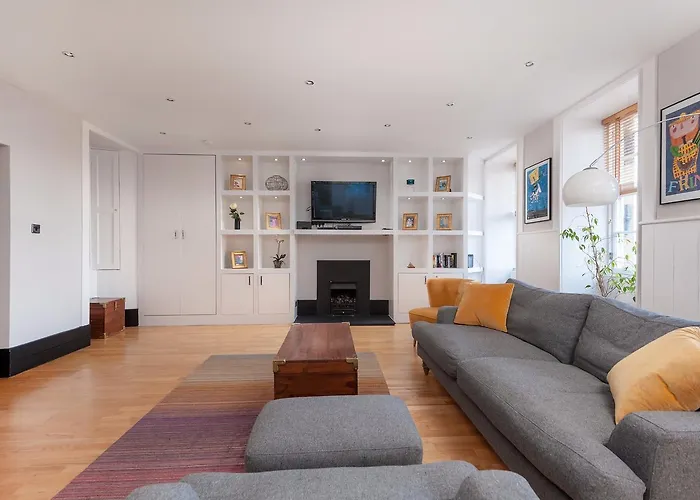 דירה Parliament Sq