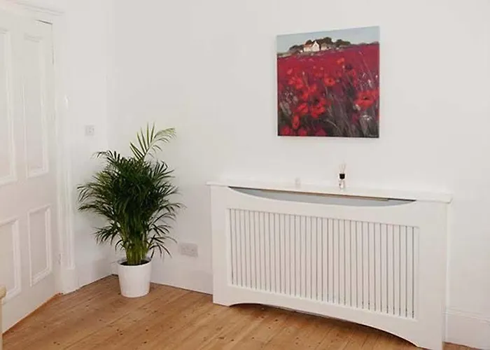 Centre Escape With Private Garden Apartment