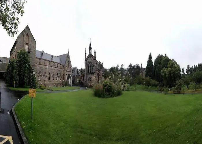 Gillis Centre Hotel 3*