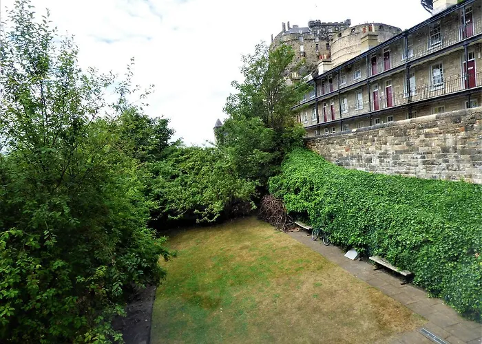 Grassmarket Apartment *