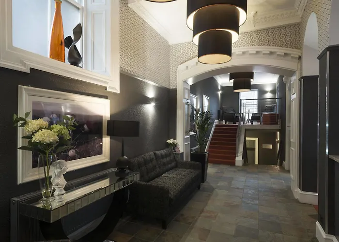 Lägenhetshotell Fountain Court - Royal Garden 4*