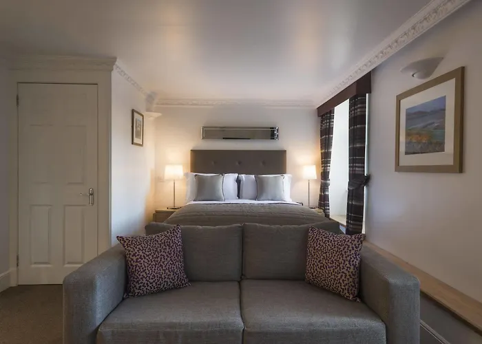Fountain Court - Royal Garden Edinburg