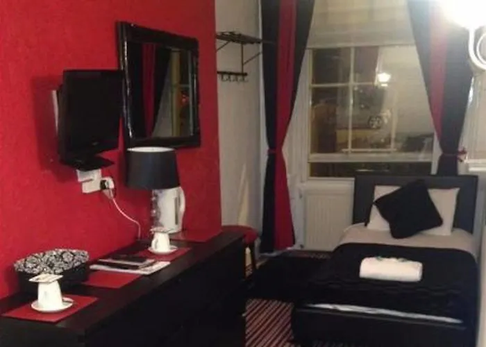 Playfair House 3*