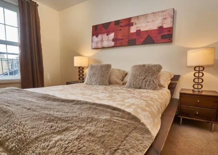 Pearl - Haymarket * אדינבורו