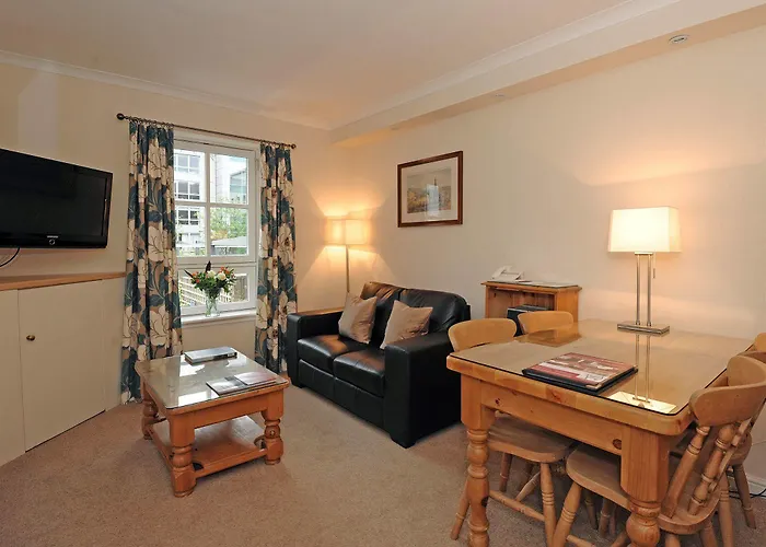 Fountain Court - Grove Lejlighedshotel 4*
