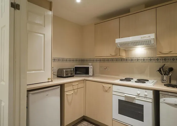 Lejlighedshotel Fountain Court - Grove 4*