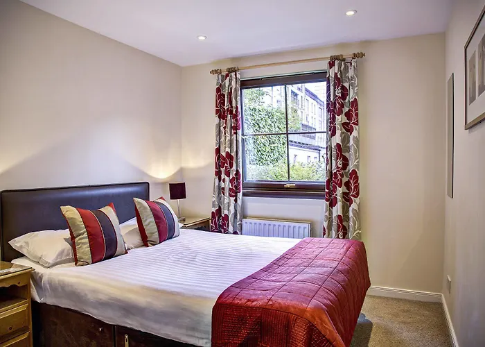 Lejlighedshotel Fountain Court - Grove 4*