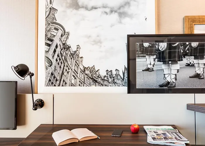 Adagio Royal Mile 4*