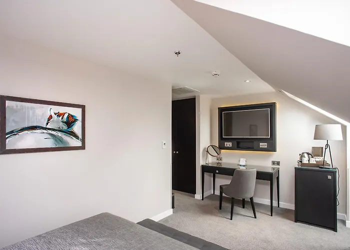 Hill Place Hotel 4*