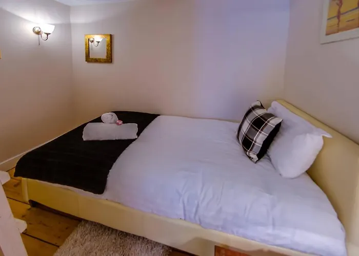Joivy Spacious Next To The Meadows Apartmán Edinburgh