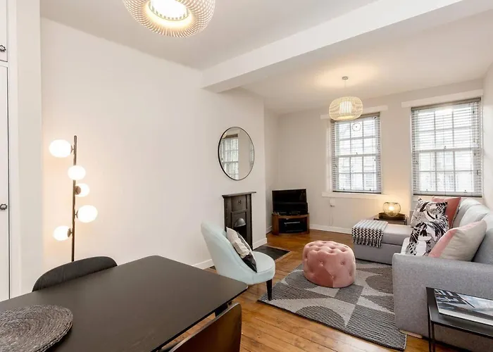 Altido Unique & Stylish Grassmarket Apt - Close To Castle *