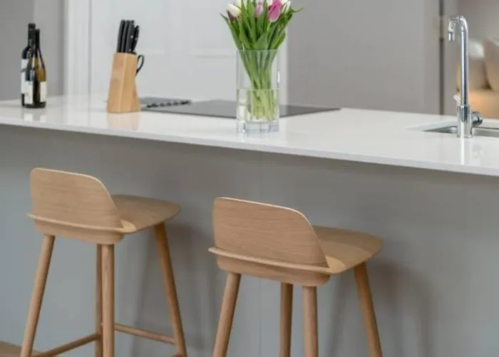 Joivy Spacious Close To Princes Street *