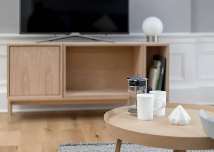 Joivy Spacious Close To Princes Street