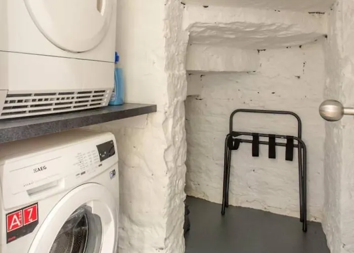 Joivy Spacious Flat With Garden In Centre Apartman