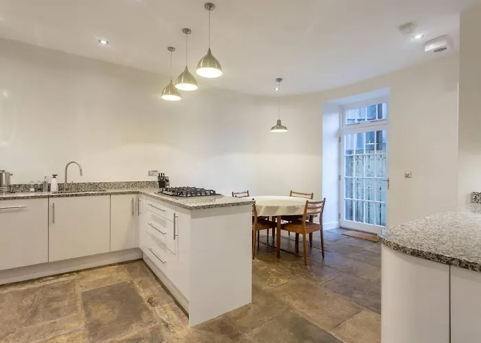 Joivy Spacious Flat With Garden In Centre Apartman Edinburgh