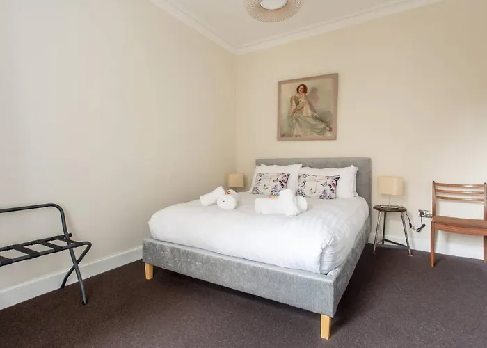 Apartman Joivy Spacious Flat With Garden In Centre *