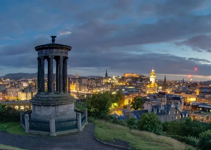 Joivy Spacious Flat With Garden In Centre * Edimburgo