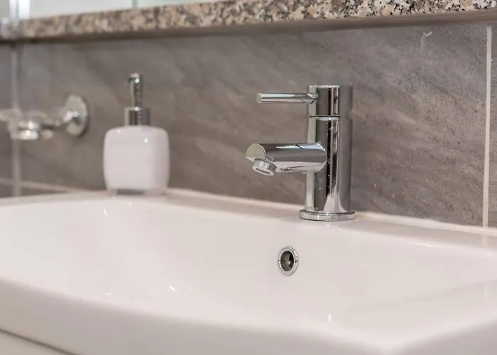 Apartamento Joivy Spacious Flat With Garden In Centre Edimburgo