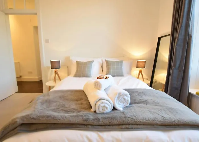 Joivy Modern Centre Flat Next To Calton Hill * Edinburgh