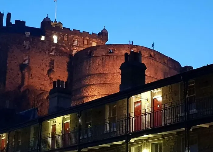 Grassmarket شقة *