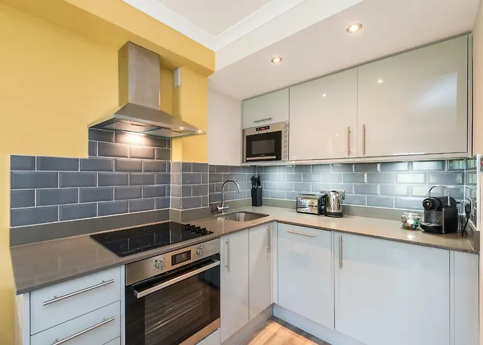 Fountain Court - Grove 4*