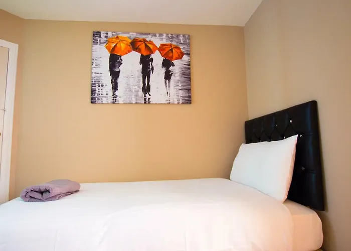 Montgomery - Crighton אדינבורו