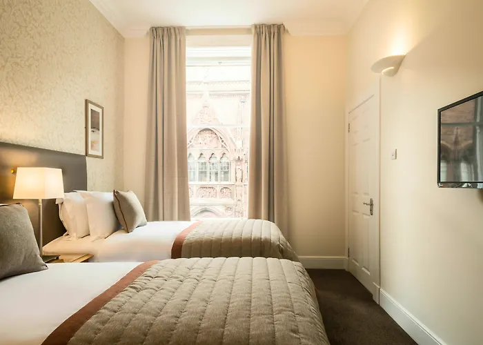 Fountain Court - Royal Garden Edinburg