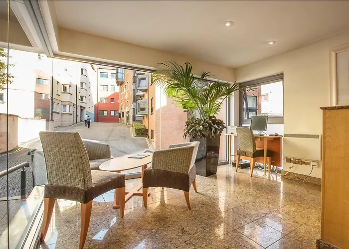 Lägenhetshotell Holyrood 4*