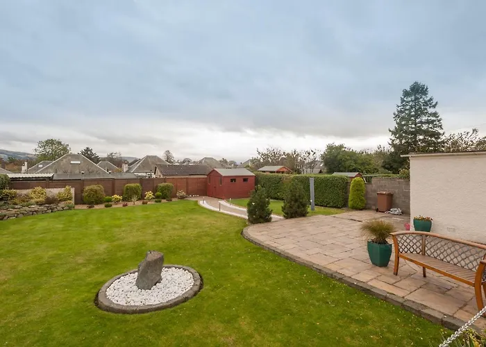 The Traquair Park בית נופש *