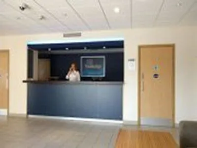 Travelodge Airport Hotel 3*