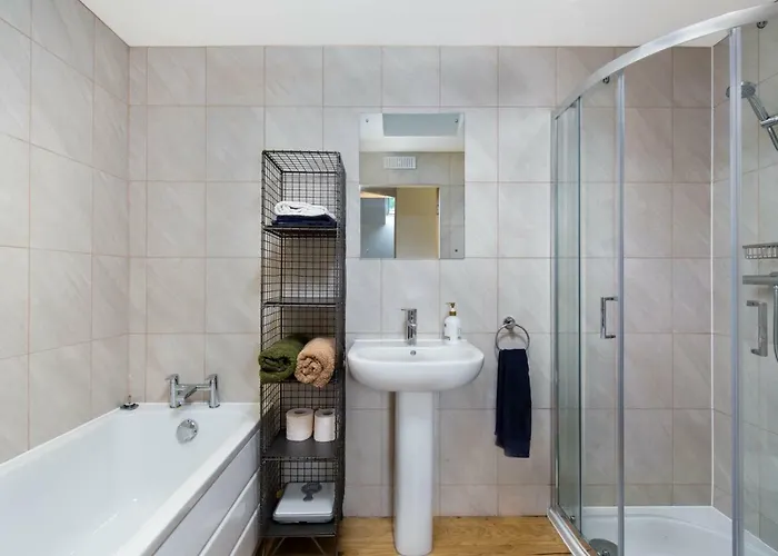 Lodge Trinity - With Private Garden And Parking *