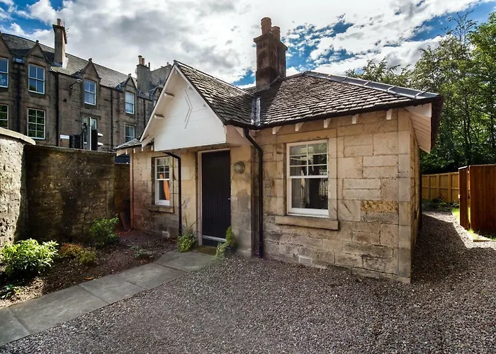 Trinity - With Private Garden And Parking