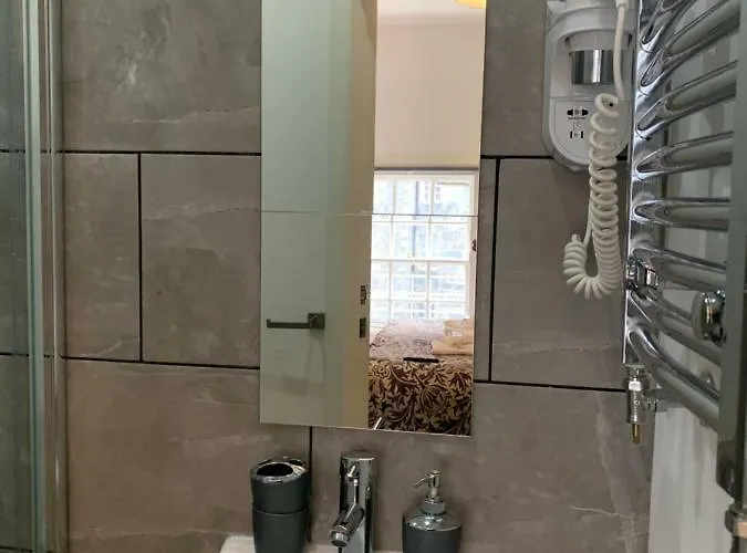 Royal Mile Balconies By The Castle 5* Edimburgo