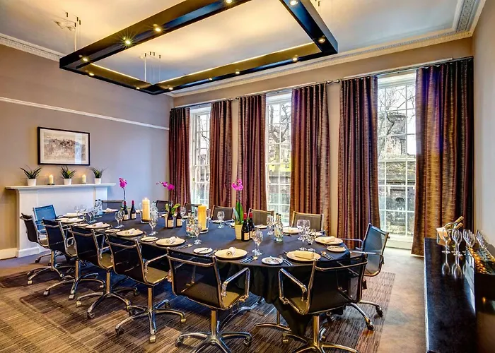Apex Waterloo Place 4* Edynburg