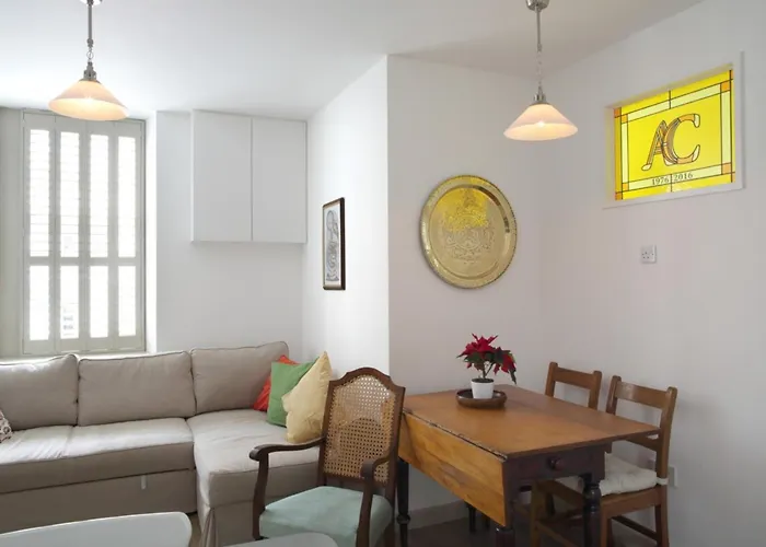 Apartament Quiet Ground Floor Mews Flat And Parking *