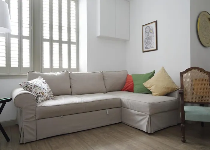 Apartament Quiet Ground Floor Mews Flat And Parking *