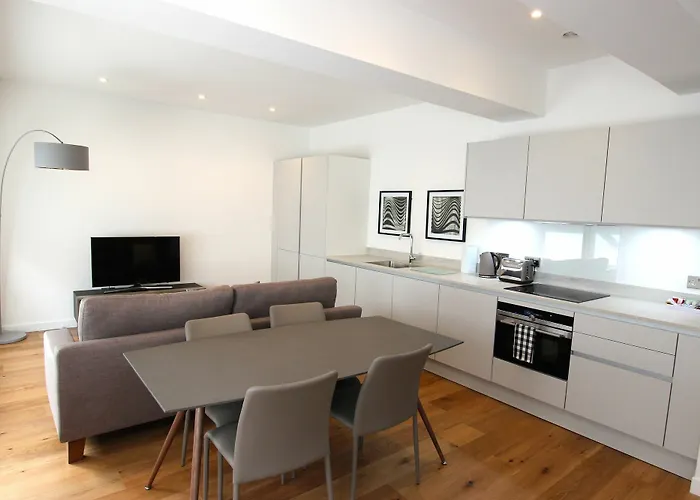 Destiny Scotland At Canning Street Lane אדינבורו