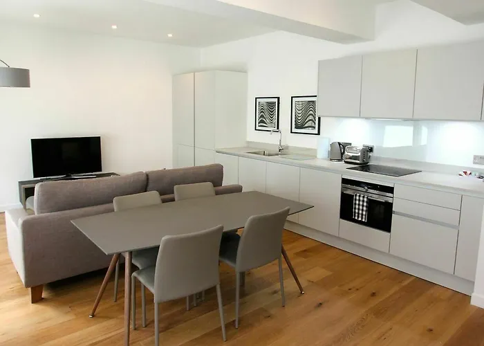 Destiny Scotland At Canning Street Lane אדינבורו