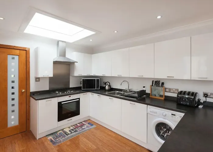 The Traquair Park בית נופש *