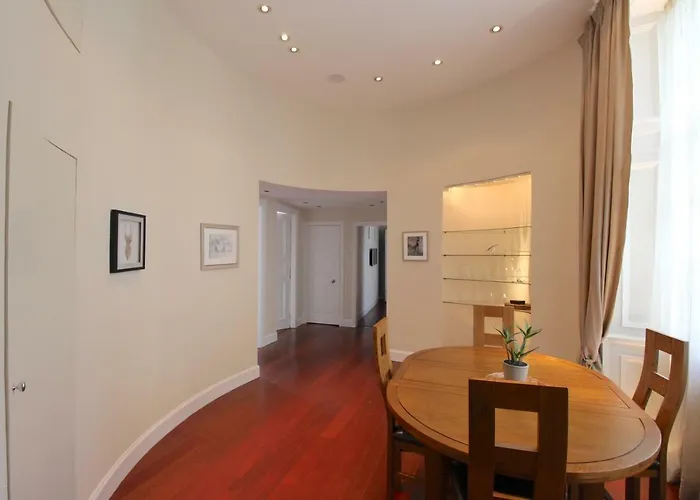 Royal Mile Mansions By Apartamento *